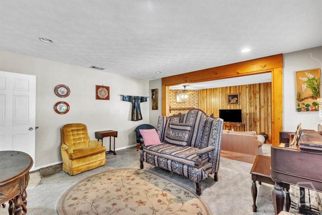 810 Walthour Road Savannah, GA 31410 - Photo 4 of 33