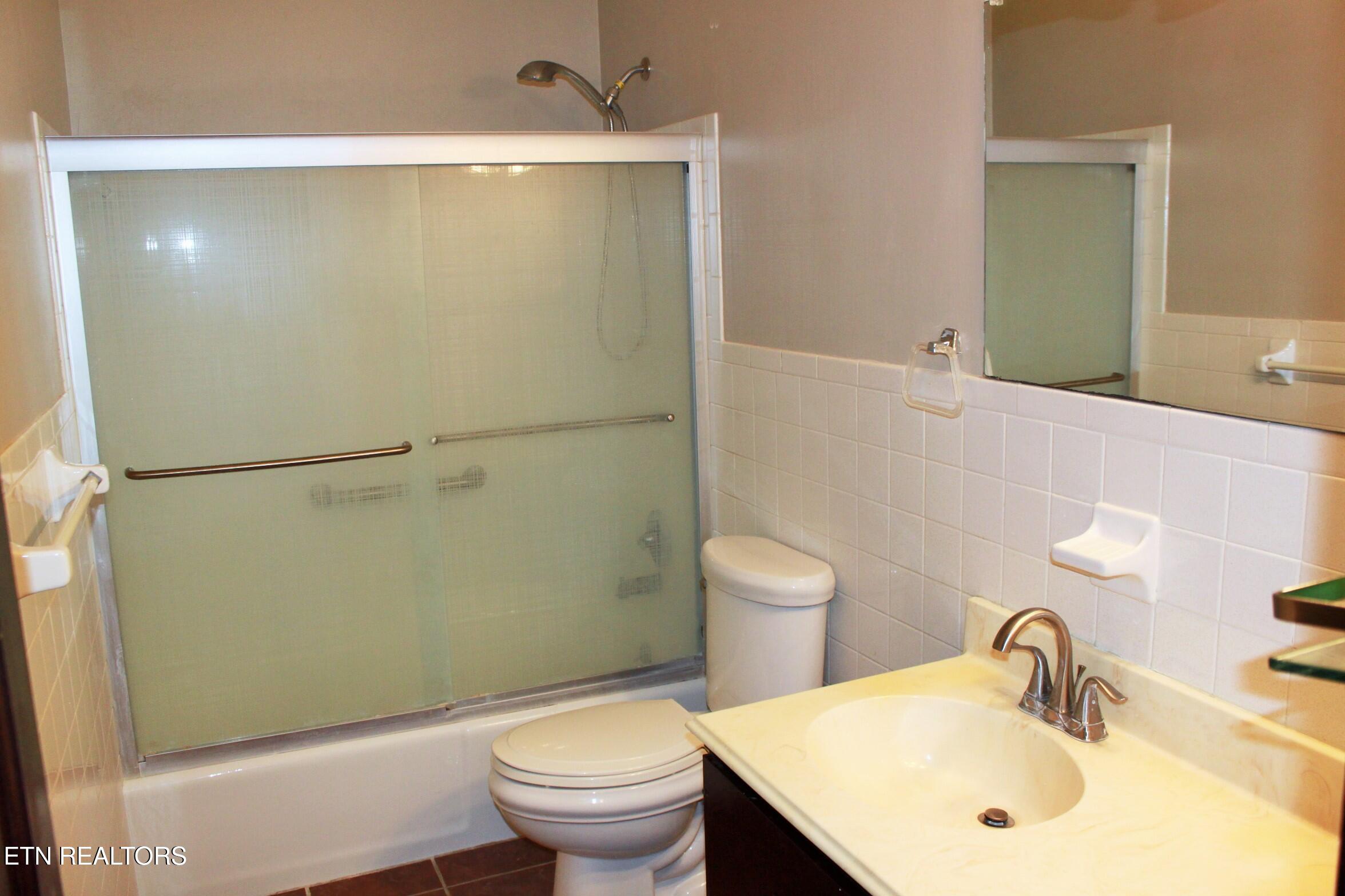 481 Broome Road Northwest, Unit 309 Knoxville, TN 37909 - Photo 20 of 20 IMG_9237 (2)