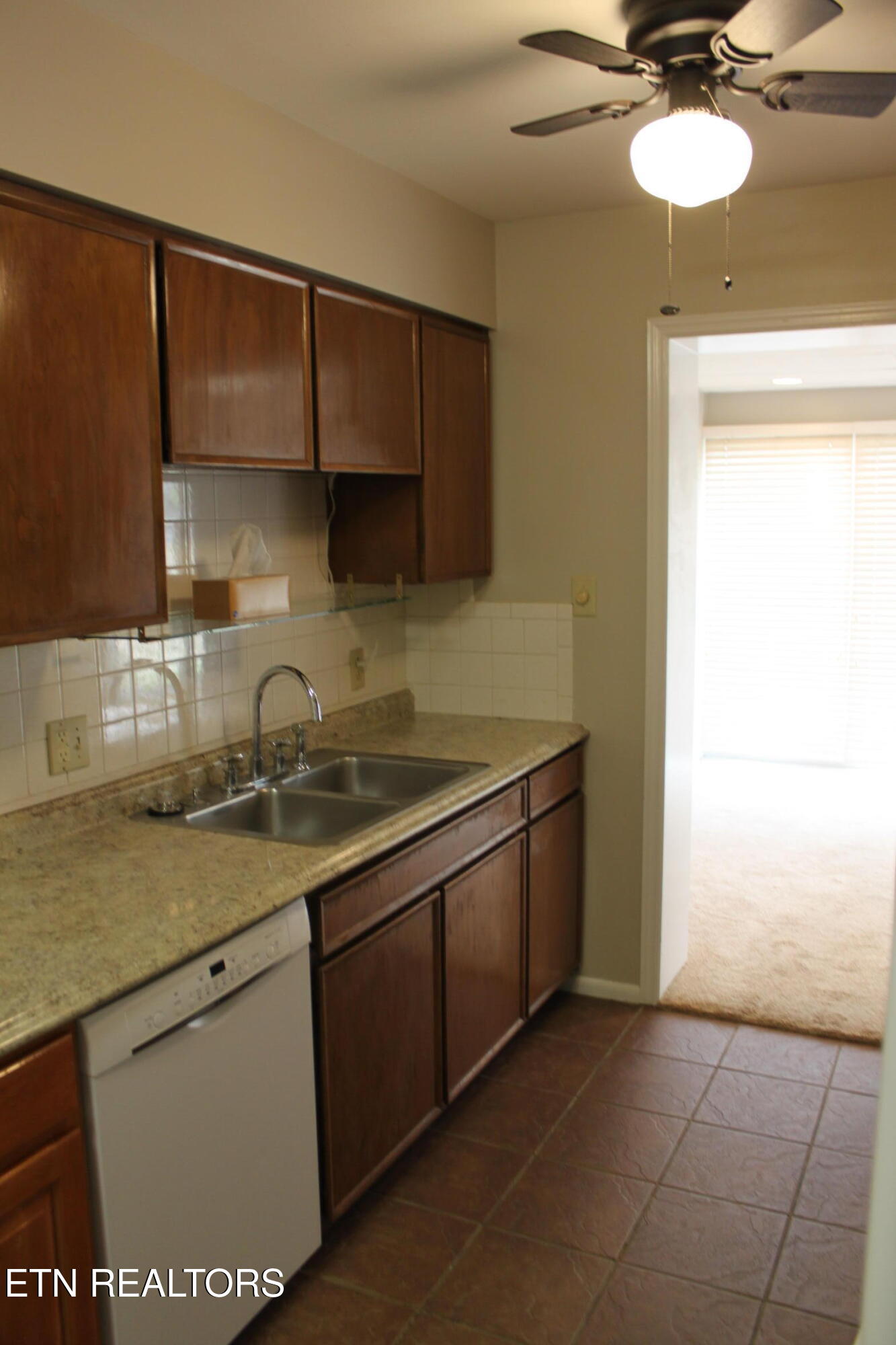 481 Broome Road Northwest, Unit 309 Knoxville, TN 37909 - Photo 8 of 20 IMG_9284