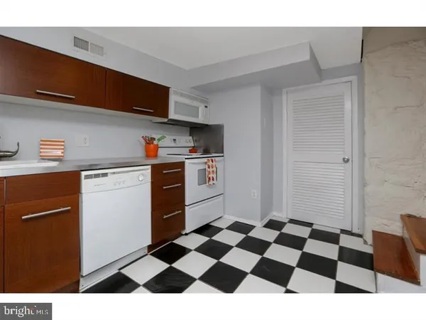 $2,000 | 509 South Hancock Street, Philadelphia, PA 19147