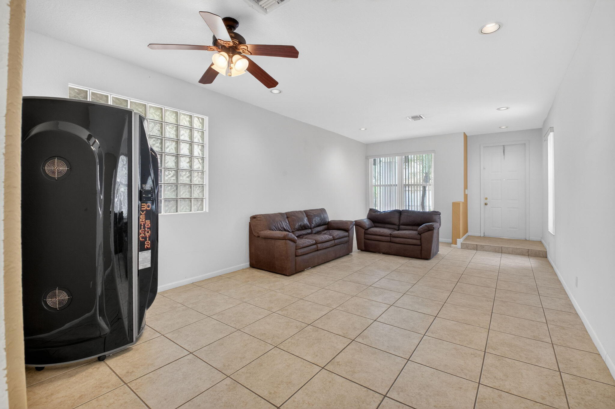 5049 Sancerre Circle Lake Worth, FL 33463 - Photo 9 of 48 9-web-or-mls-DSC_1439