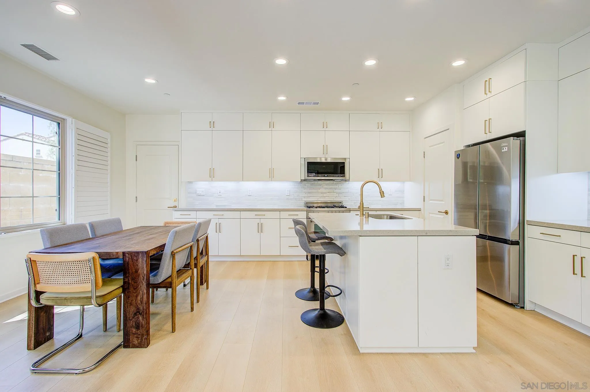 112 Excursion Irvine, CA 92618 - Photo 5 of 36