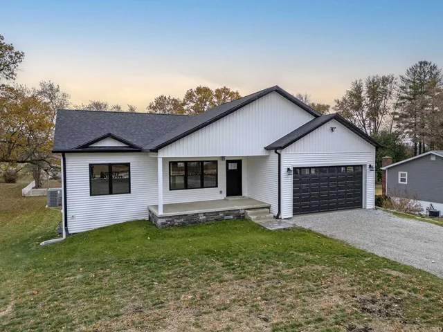 $349,900 | 449 West Washington Street, Winamac, IN 46996