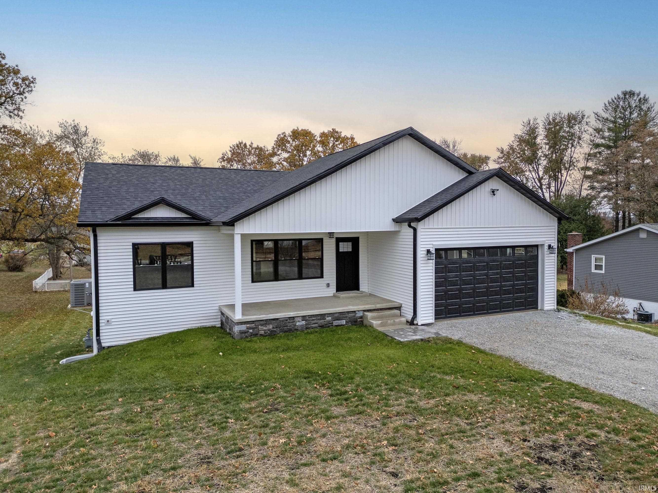 449 West Washington Street Winamac, IN 46996 - Photo 3 of 36