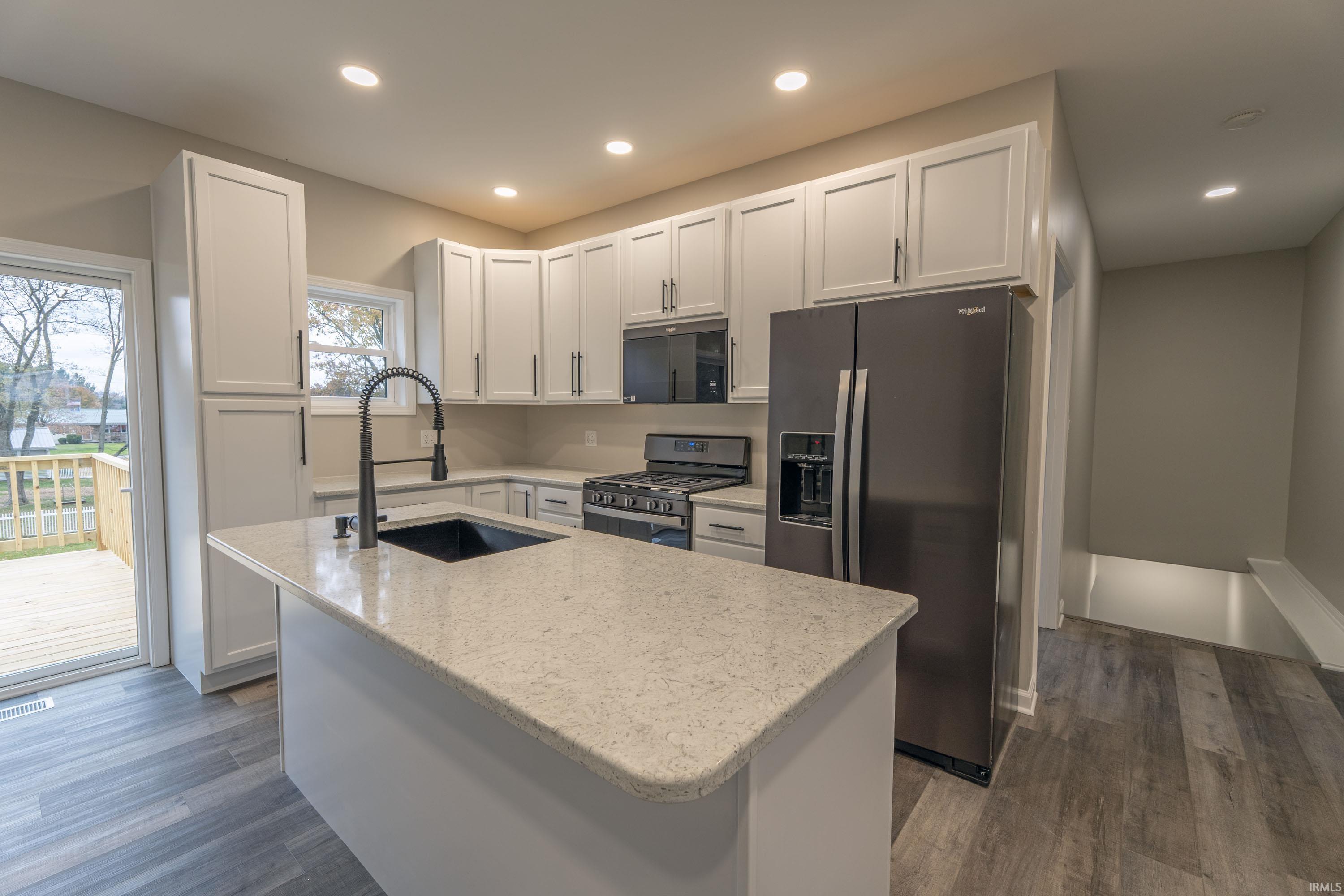 449 West Washington Street Winamac, IN 46996 - Photo 9 of 36