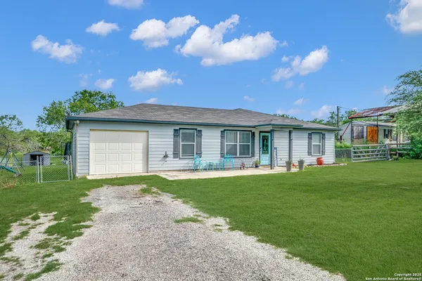 $295,000 | 505 Olive Street, Jourdanton, TX 78026