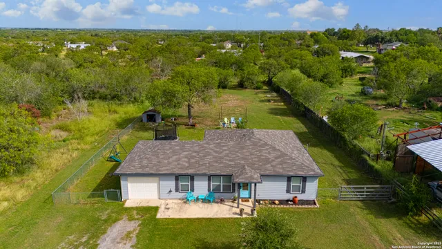 $300,000 | 505 Olive Street, Jourdanton, TX 78026