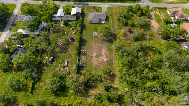 $300,000 | 505 Olive Street, Jourdanton, TX 78026