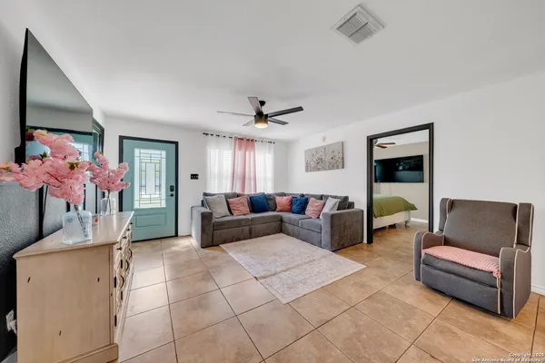 $295,000 | 505 Olive Street, Jourdanton, TX 78026