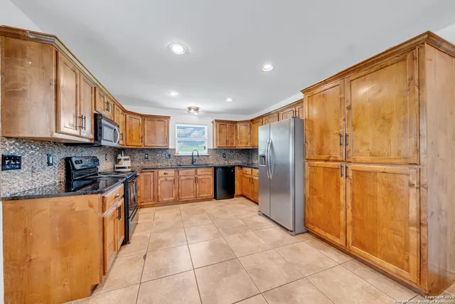 $300,000 | 505 Olive Street, Jourdanton, TX 78026