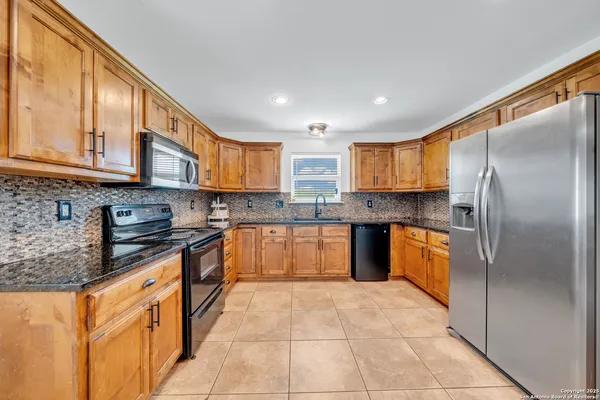 $295,000 | 505 Olive Street, Jourdanton, TX 78026