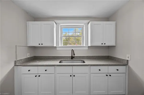 $1,250 | 1509 Waverly Street, Unit B, High Point, NC 27265