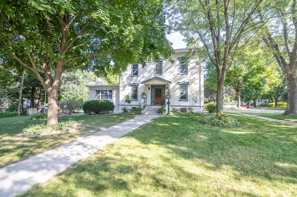 $348,500 | 610 Clyman Street, Watertown, WI 53094