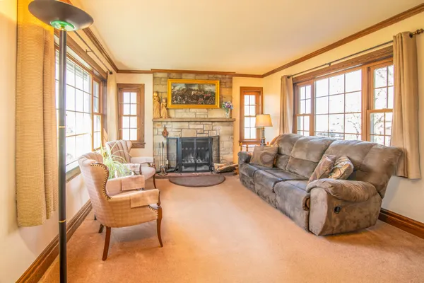 $348,500 | 610 Clyman Street, Watertown, WI 53094