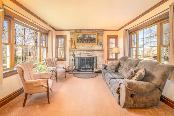 $348,500 | 610 Clyman Street, Watertown, WI 53094