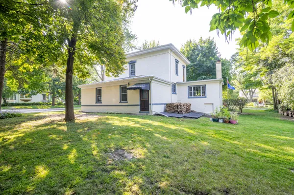 $348,500 | 610 Clyman Street, Watertown, WI 53094