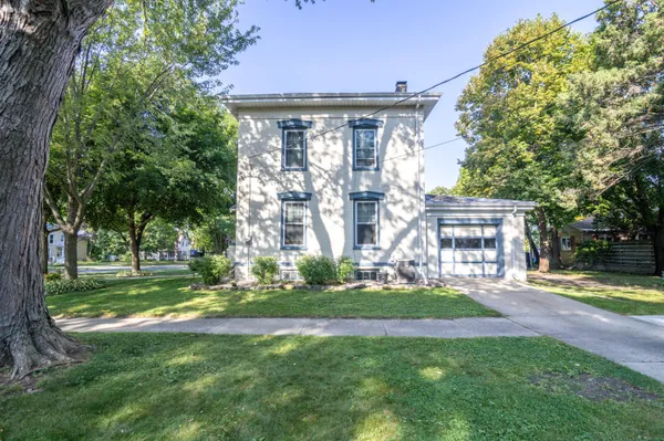 $348,500 | 610 Clyman Street, Watertown, WI 53094