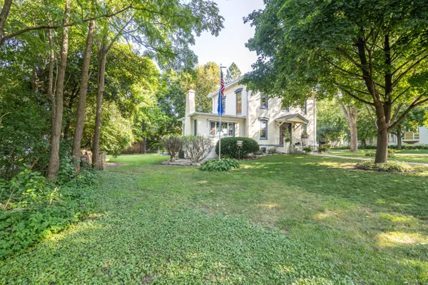 $348,500 | 610 Clyman Street, Watertown, WI 53094