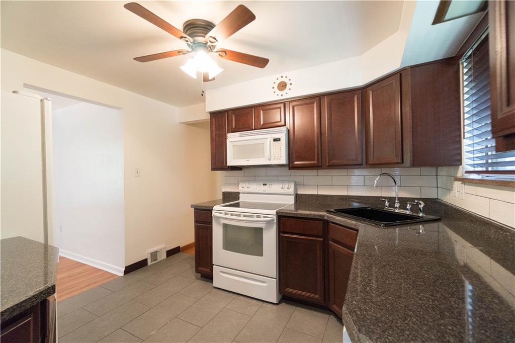 809 Indiana Road Verona, PA 15147 - Photo 3 of 20 Gallery Image 3