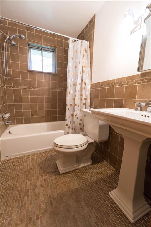 809 Indiana Road Verona, PA 15147 - Photo 7 of 20 Gallery Image 7