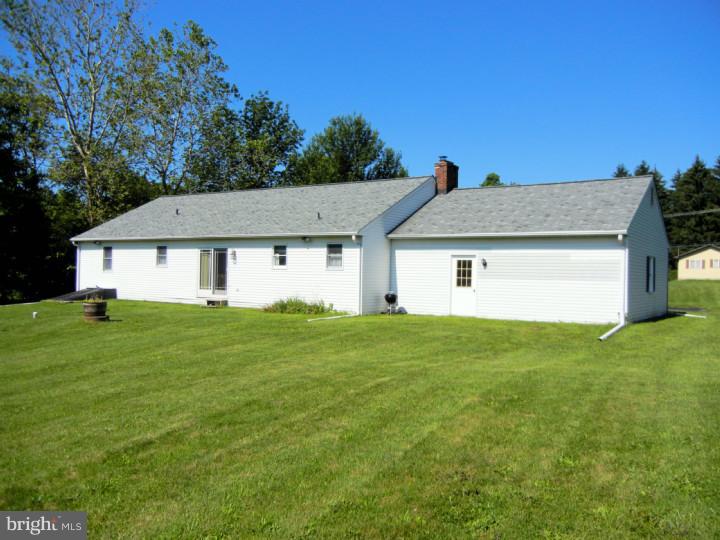 465 Corner Ketch Road Downingtown, PA 19335 - Photo 3 of 19 Exterior Back
