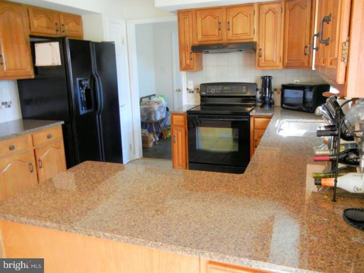 465 Corner Ketch Road Downingtown, PA 19335 - Photo 8 of 19 Kitchen