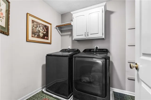 $630,000 | 8007 West 131st Terrace, Overland Park, KS 66213