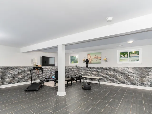 $392,500 | 1591 Hillcrest Avenue, Hanover Park, IL 60133