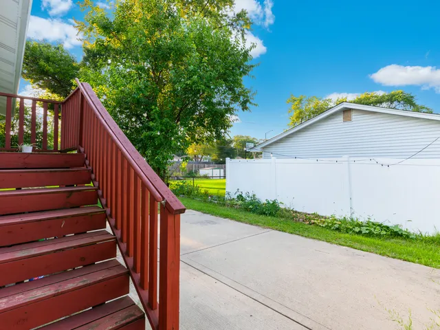 $392,500 | 1591 Hillcrest Avenue, Hanover Park, IL 60133