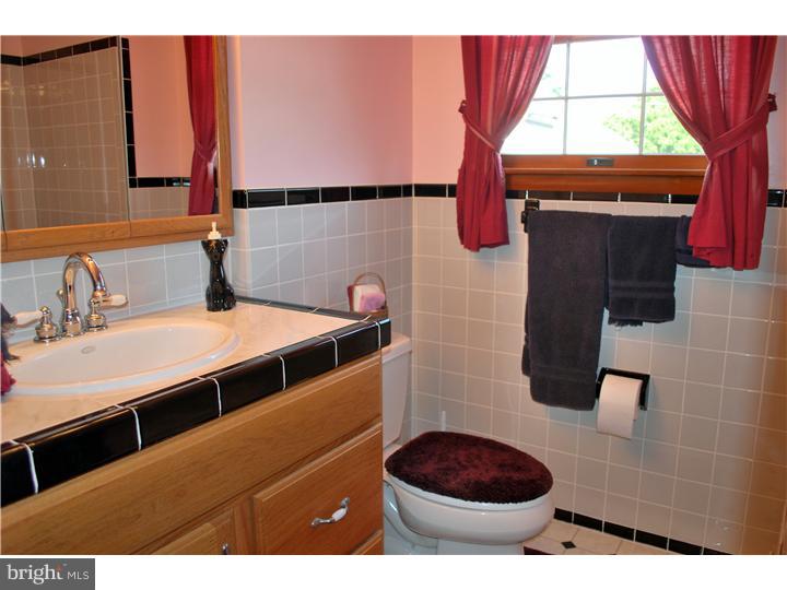 260 Poplar Road Warminster, PA 18974 - Photo 11 of 16 Bathroom