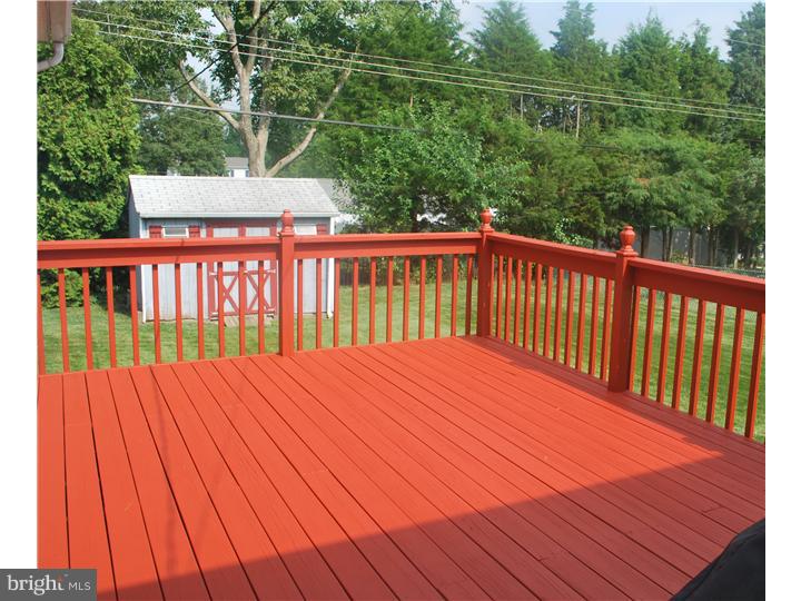 260 Poplar Road Warminster, PA 18974 - Photo 15 of 16 Deck