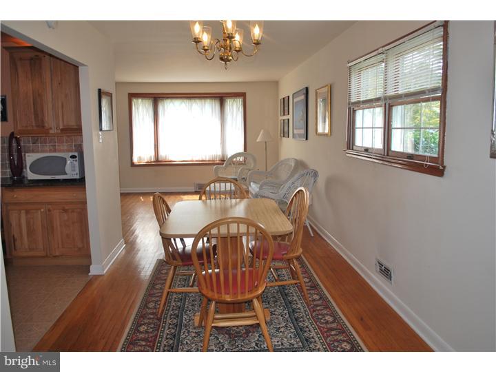 260 Poplar Road Warminster, PA 18974 - Photo 5 of 16 Dining Room