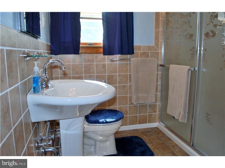 260 Poplar Road Warminster, PA 18974 - Photo 10 of 16 Master Bedroom