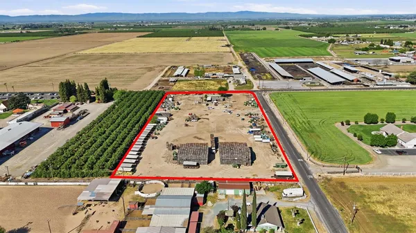 $1,350,000 | 2406 South Walnut Road, Turlock, CA 95380