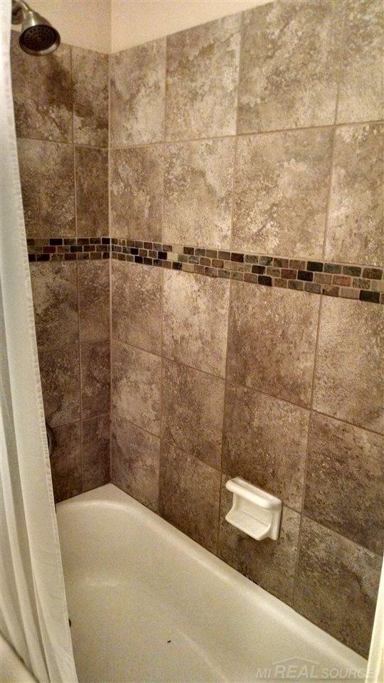 45260 Keding Street, Unit 301 Utica, MI 48317 - Photo 17 of 33