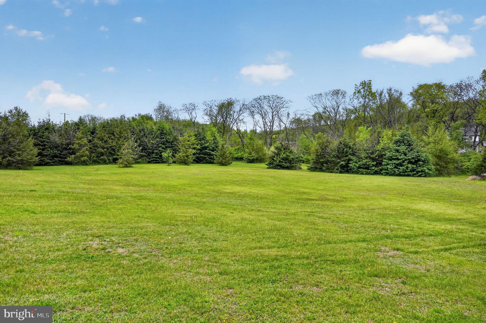 544 Bauer Road Bath, PA 18014 - Photo 3 of 44