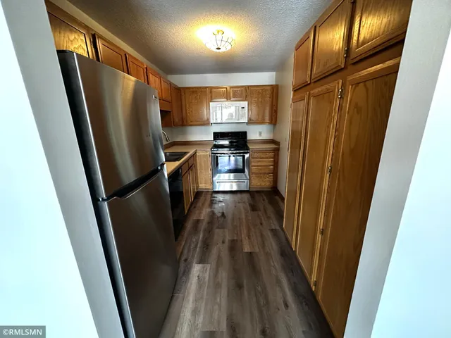 $149,900 | 4300 Trenton Lane North, Unit 104, Plymouth, MN 55442