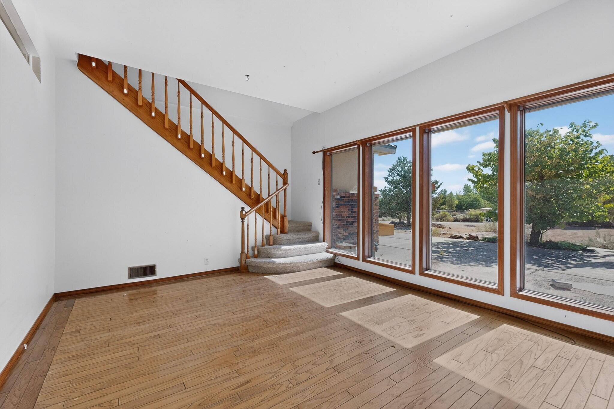 135 Reclining Acres Road Corrales, NM 87048 - Photo 11 of 69 Gallery Image 11