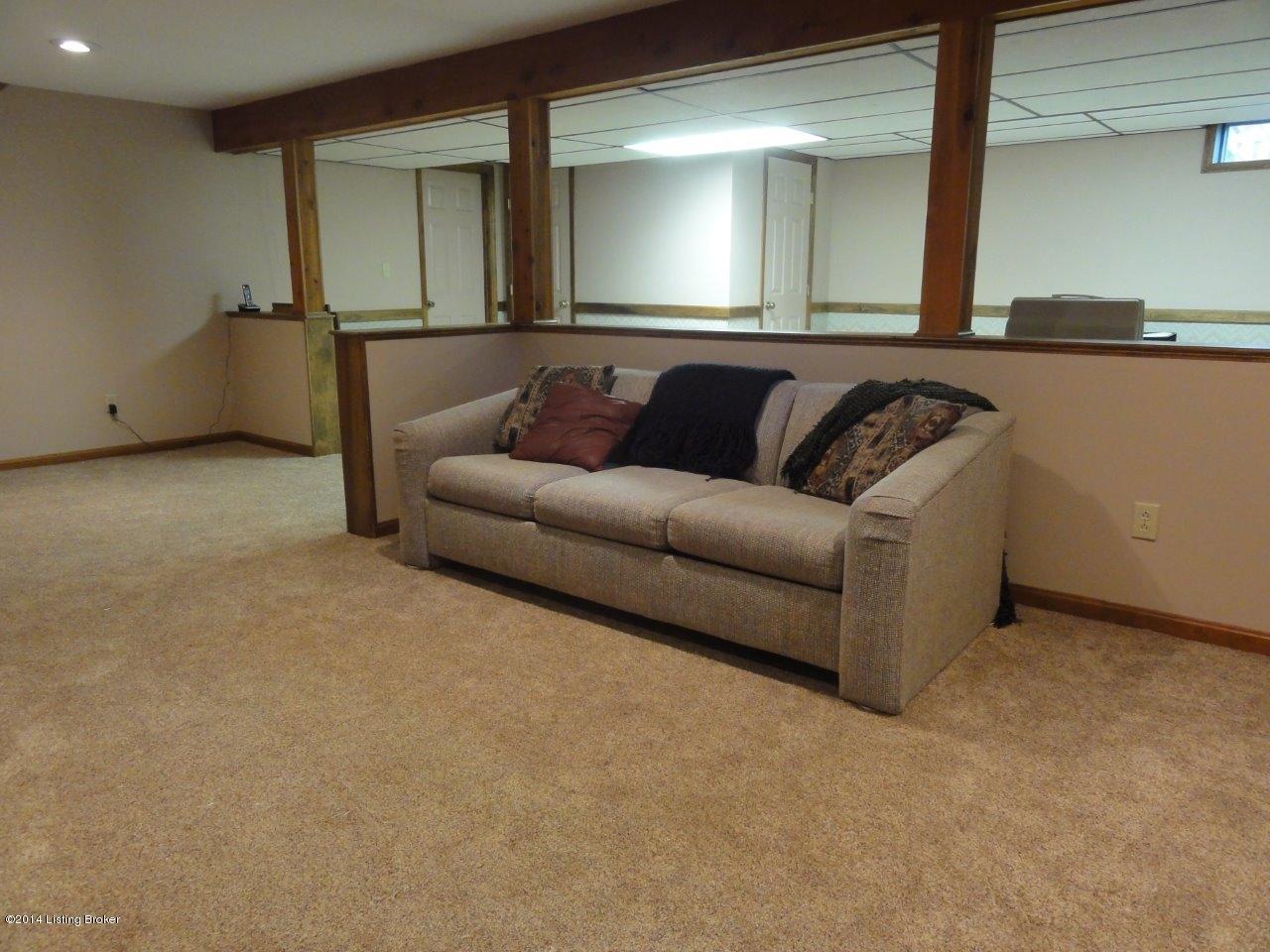 5800 Timber Ridge Drive Prospect, KY 40059 - Photo 23 of 34 23 Family Room in LL 2326