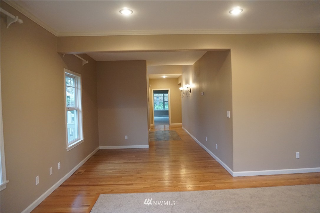 1725 Northeast 24th Street Renton, WA 98056 - Photo 11 of 25 Gallery Image 11