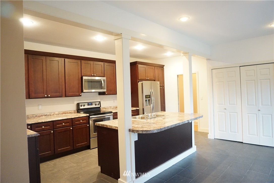 1725 Northeast 24th Street Renton, WA 98056 - Photo 12 of 25 Gallery Image 12