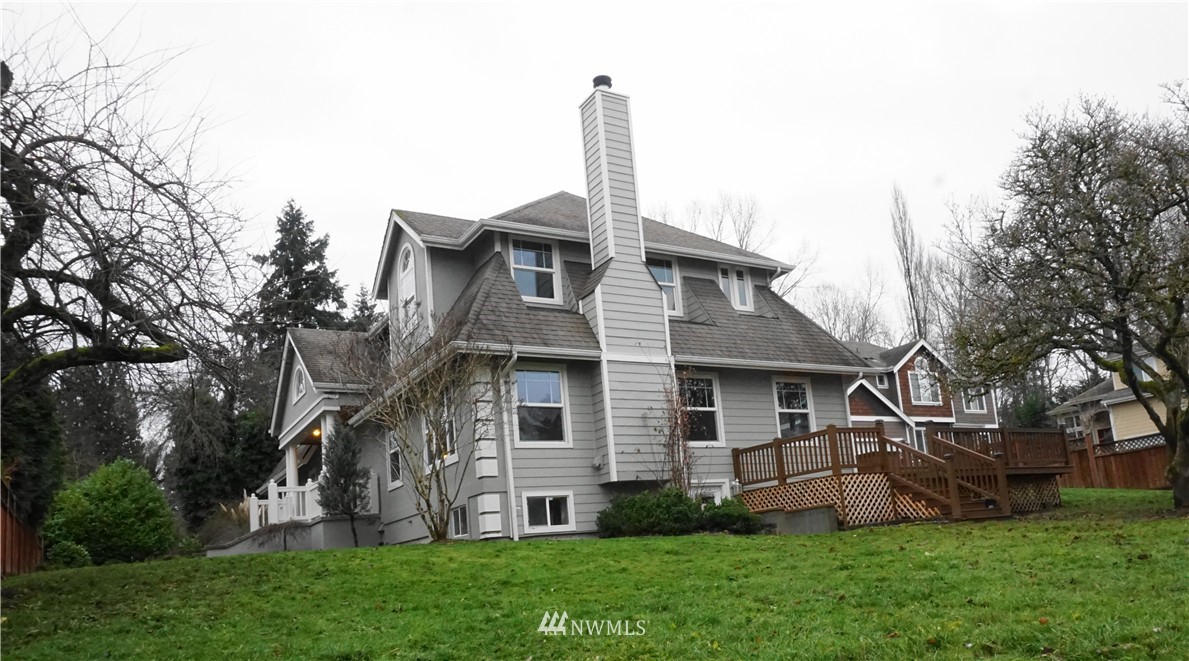 1725 Northeast 24th Street Renton, WA 98056 - Photo 3 of 25 Gallery Image 3