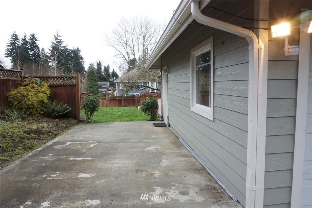 1725 Northeast 24th Street Renton, WA 98056 - Photo 6 of 25 Gallery Image 6
