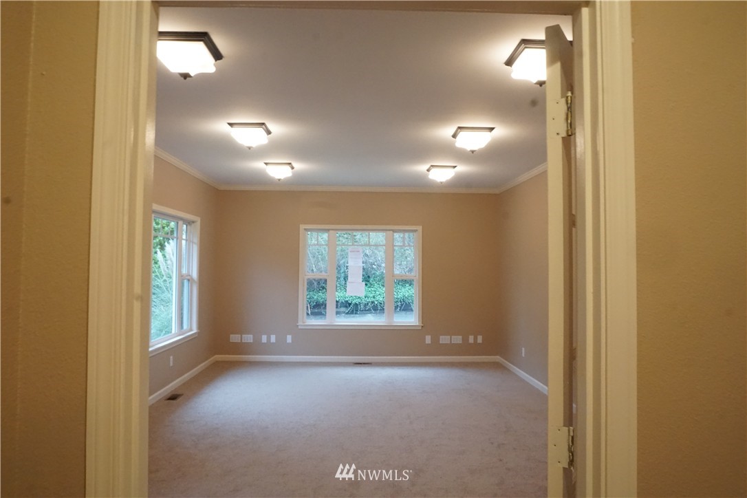1725 Northeast 24th Street Renton, WA 98056 - Photo 10 of 25 Gallery Image 10