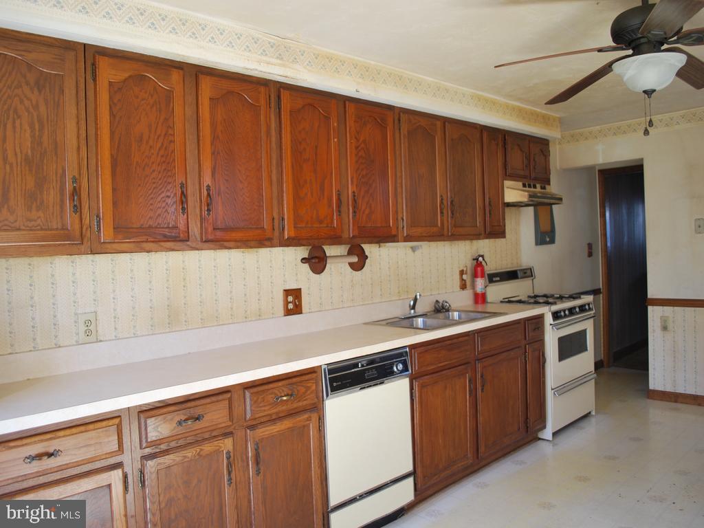 9 Commerce Street Hanover, PA 17331 - Photo 6 of 11 Gallery Image 6