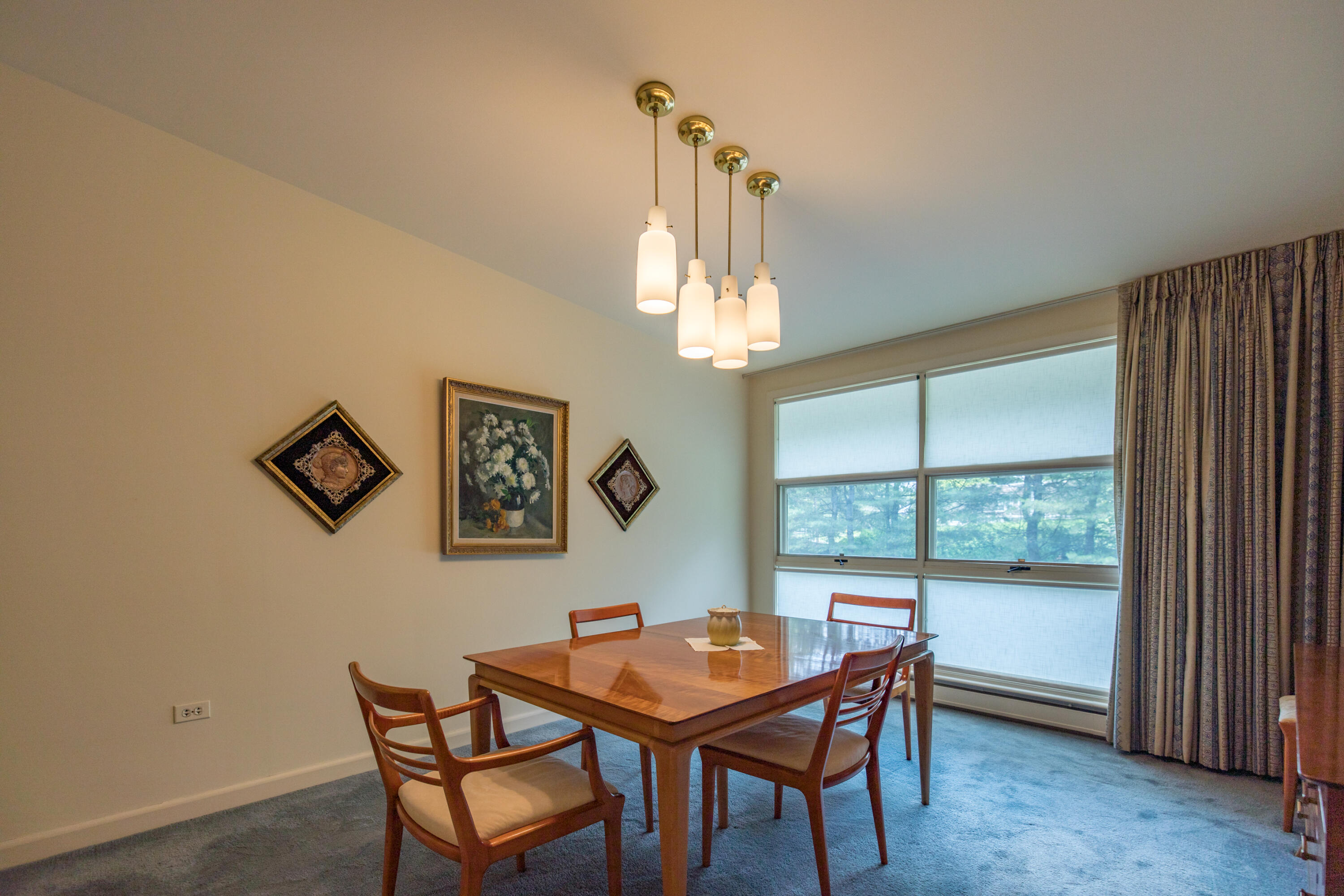 20 Undercliff Road Auburn, ME 04210 - Photo 14 of 52 Wall space...