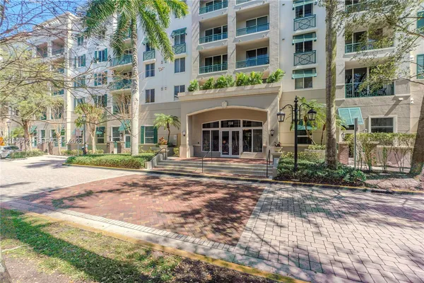 $325,000 | 510 Northwest 84th Avenue, Unit 511, Plantation, FL 33324