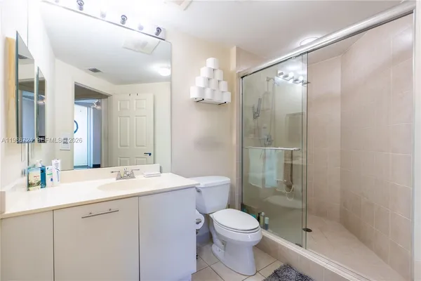 $325,000 | 510 Northwest 84th Avenue, Unit 511, Plantation, FL 33324