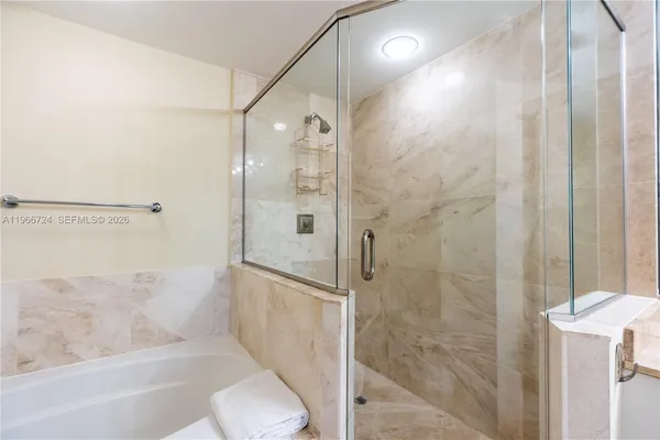 $325,000 | 510 Northwest 84th Avenue, Unit 511, Plantation, FL 33324