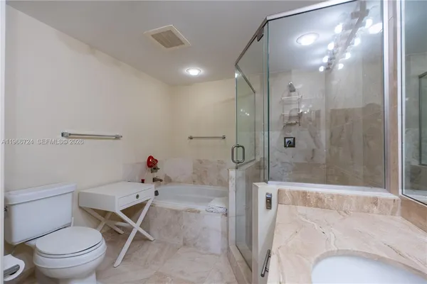 $325,000 | 510 Northwest 84th Avenue, Unit 511, Plantation, FL 33324